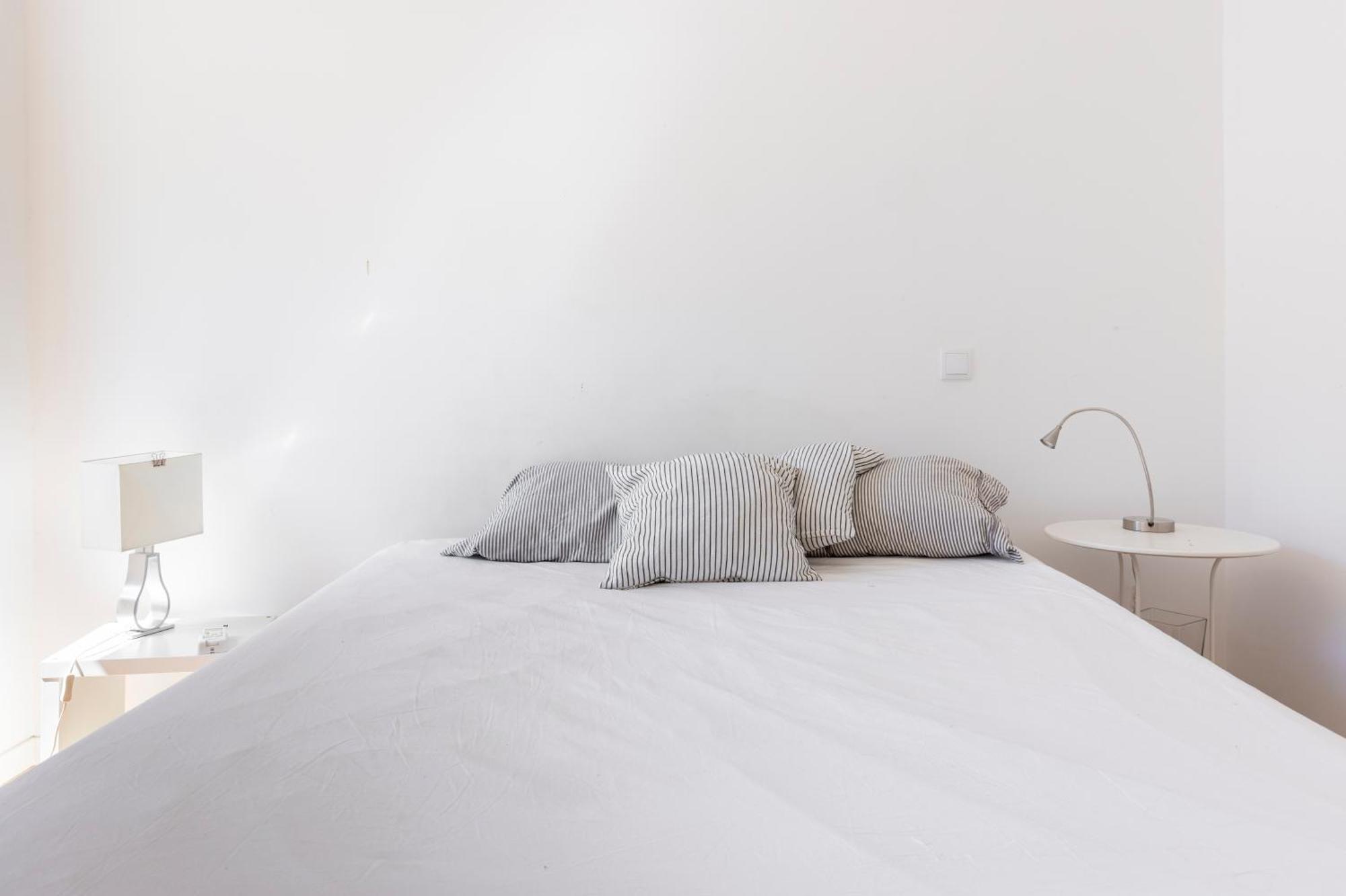 Comfy 3 Bedroom Campo De Ourique Appartamento